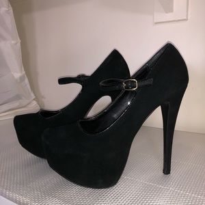 Steve Madden Viktoree Platform heels Color: Black